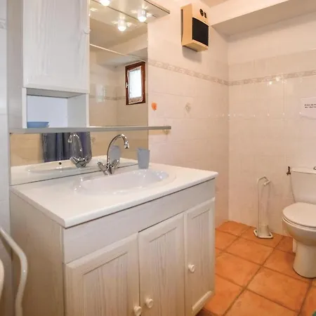 Appartamento Nice In W/ Wifi And 2 Bedrooms *